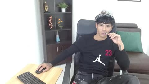 Snapshot of charlie_oconnor chatting on February 2025 03:08:02 AM Charlie oconnor online show from February 2025 03:08:02 AM