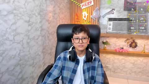 Snapshot of charlietaylor_ chatting on October 2025 01:29:01 PM Charlie online show from October 2025 01:29:01 PM