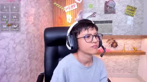 Snapshot of charlietaylor_ chatting on October 2025 01:29:01 PM Charlie online show from October 2025 01:29:01 PM