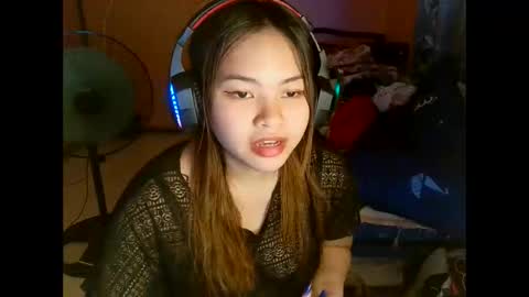 Snapshot of charlincadorna125 chatting on December 2025 12:45:01 PM Sweetieeche online show from December 2025 12:45:01 PM