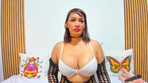 Charlize online show from October 2025 01:47:01 AM