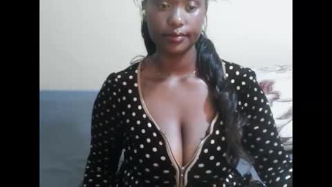 Snapshot of charllette chatting on October 2025 07:16:01 AM charllette online show from October 2025 07:16:01 AM