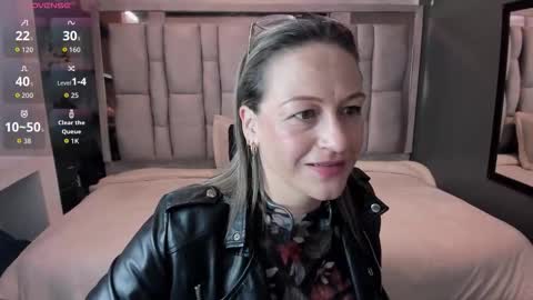 Charlot milf online show from October 2025 12:02:02 PM