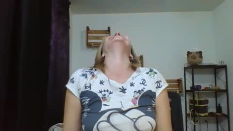 Snapshot of charlot_ponze chatting on December 2024 05:36:02 AM charlott online show from December 2024 05:36:02 AM