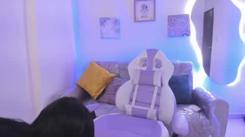 Snapshot of charlote_cowell_sub_ chatting on September 2025 02:10:01 PM online show from September 2025 02:10:01 PM