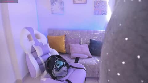 Snapshot of charlote_cowell_sub_ chatting on October 2025 02:51:02 PM online show from October 2025 02:51:02 PM