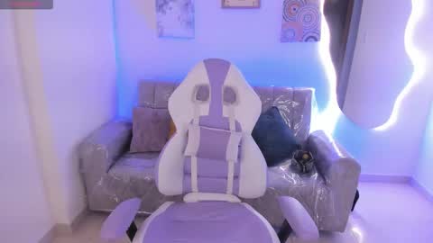    online show from December 2025 08:47:02 PM