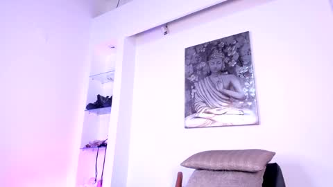 Charlote online show from January 2025 02:04:01 AM