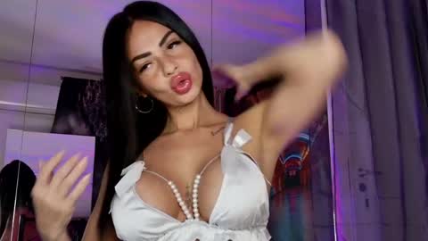 CHARLOTTE online show from April 2026 01:25:01 AM