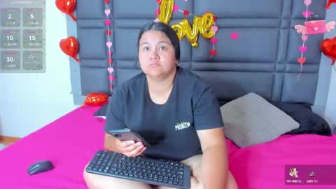 Snapshot of charlott_liam chatting on February 2025 06:52:01 PM charlott_liam online show from February 2025 06:52:01 PM