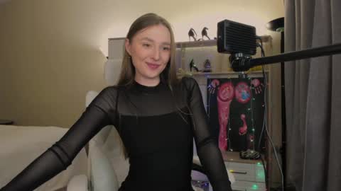Snapshot of charlottawells chatting on January 2025 03:27:01 PM CharlottaWells online show from January 2025 03:27:01 PM