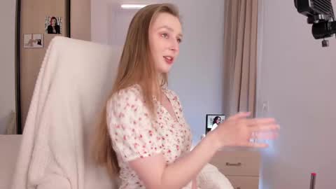 Snapshot of charlottawells chatting on November 2025 09:30:01 AM CharlottaWells online show from November 2025 09:30:01 AM