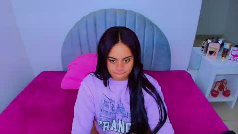 Snapshot of charlotte_0309 chatting on September 2025 04:34:02 AM charlotte online show from September 2025 04:34:02 AM