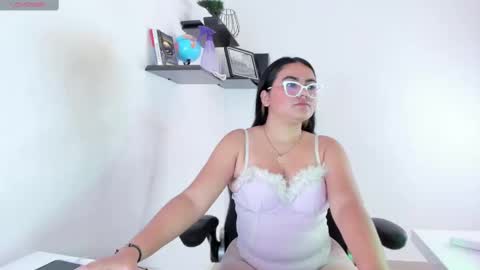 Snapshot of charlotte_256 chatting on October 2025 12:17:02 PM Charlotte online show from October 2025 12:17:02 PM