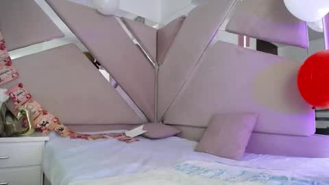 Charlotte  online show from February 2026 01:04:01 PM