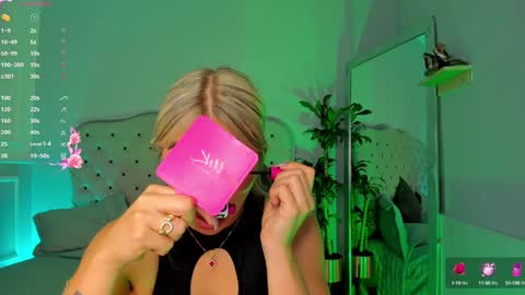 charlotte  grey online show from January 2025 08:43:02 PM