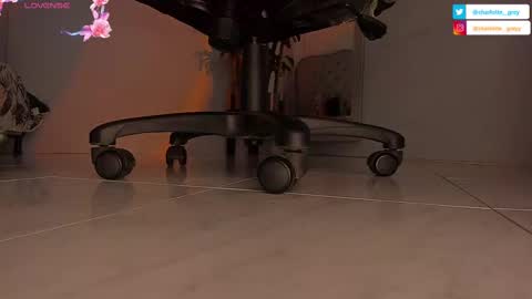 charlotte  grey online show from October 2025 08:07:02 PM