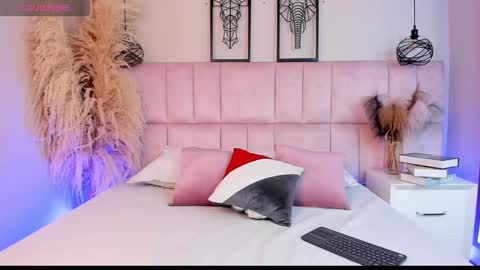 Snapshot of charlotte__hall_ chatting on December 2025 03:35:02 AM Daniela online show from December 2025 03:35:02 AM