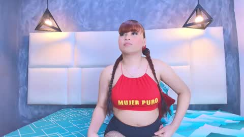 Snapshot of charlotte_and_zac chatting on November 2025 09:04:01 PM Charlotte and Zac online show from November 2025 09:04:01 PM