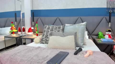 Snapshot of charlotte_copper chatting on December 2024 01:53:02 PM Charlotte online show from December 2024 01:53:02 PM
