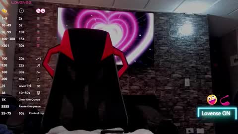 Snapshot of charlotte_greys chatting on February 2026 09:14:02 PM Charlotte online show from February 2026 09:14:02 PM