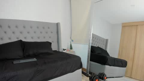 Snapshot of charlotte_harriz chatting on December 2024 09:28:02 AM Charlotte online show from December 2024 09:28:02 AM