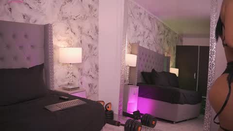 Snapshot of charlotte_harriz chatting on March 2025 06:33:02 AM Charlotte online show from March 2025 06:33:02 AM