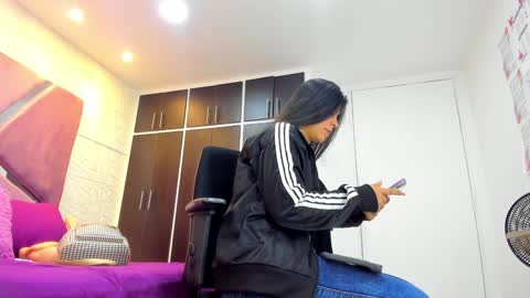 Charlotte Icee online show from February 2025 04:10:01 PM