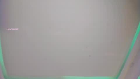 charlotte_line online show from October 2025 05:45:01 PM