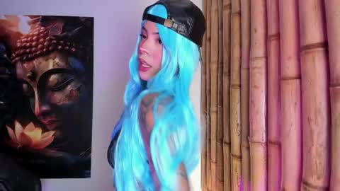 CHARLOTTE  online show from January 2026 06:43:02 PM