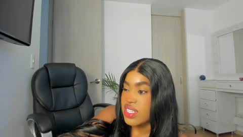 Snapshot of charlotte_tiller chatting on July 2026 05:14:02 AM Yuli online show from July 2026 05:14:02 AM