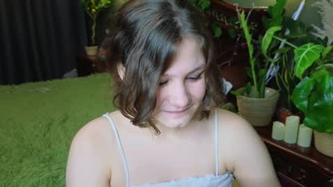 Snapshot of charlotte_wow chatting on December 2024 04:59:02 PM Charlotte online show from December 2024 04:59:02 PM