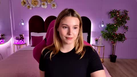 charlotteatwood online show from May 2026 04:15:02 PM