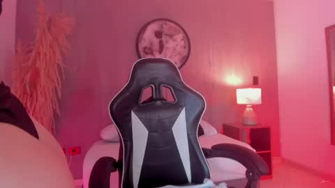 Charlottee online show from May 2026 02:50:01 AM