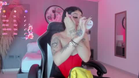 Snapshot of charlottee27_ chatting on June 2026 02:27:02 AM Charlottee online show from June 2026 02:27:02 AM