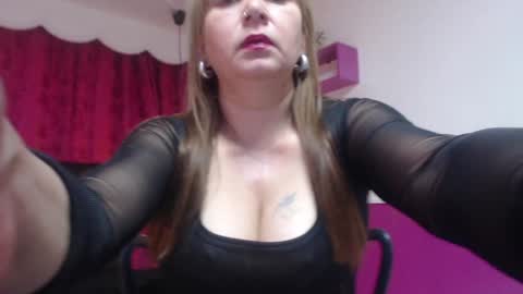 Snapshot of charlottee_brown2 chatting on January 2025 12:09:02 PM C H A R L O T T E online show from January 2025 12:09:02 PM