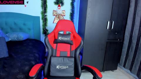 Snapshot of charlottee_lovee69 chatting on December 2024 04:07:02 AM Natalia online show from December 2024 04:07:02 AM