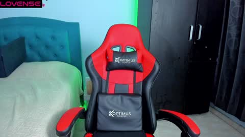 Snapshot of charlottee_lovee69 chatting on January 2025 02:35:02 AM Natalia online show from January 2025 02:35:02 AM