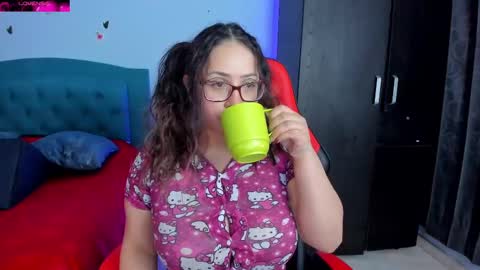 Snapshot of charlottee_lovee69 chatting on February 2025 04:28:02 AM Natalia online show from February 2025 04:28:02 AM