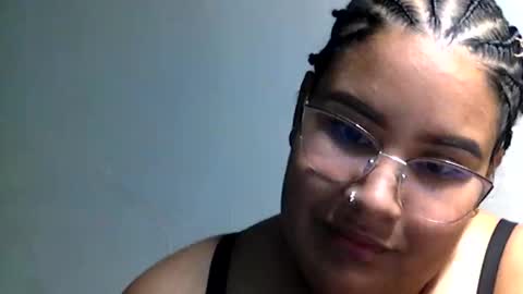 charlottequeen_21 online show from May 2026 02:06:02 AM