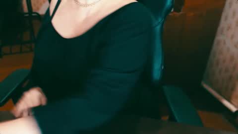 Snapshot of charlottextasty chatting on December 2024 08:15:01 PM CharlotteXTasty online show from December 2024 08:15:01 PM
