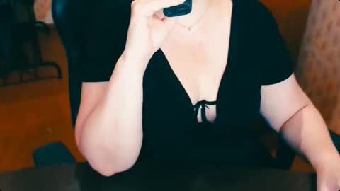 Snapshot of charlottextasty chatting on September 2025 11:37:02 AM CharlotteXTasty online show from September 2025 11:37:02 AM