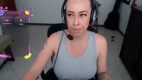 Snapshot of charlottezoe1 chatting on October 2025 07:01:02 PM charlottezoe online show from October 2025 07:01:02 PM