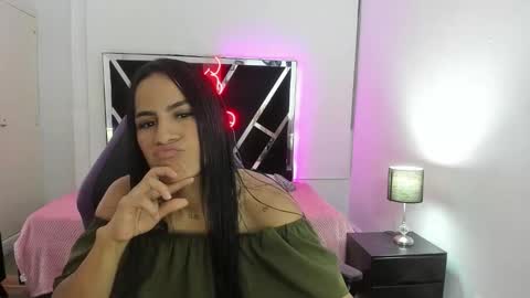 Snapshot of charlotthe_ee chatting on September 2025 07:41:01 PM online show from September 2025 07:41:01 PM