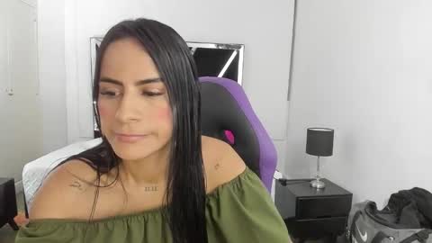 Snapshot of charlotthe_ee chatting on October 2025 07:47:02 PM online show from October 2025 07:47:02 PM