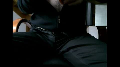 Snapshot of charly052 chatting on January 2025 03:01:02 PM charly052 online show from January 2025 03:01:02 PM