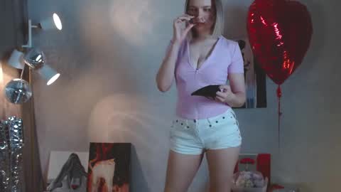 Snapshot of charming_beauty chatting on February 2026 02:20:02 AM Michelle online show from February 2026 02:20:02 AM