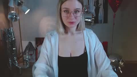 Snapshot of charming_beauty chatting on March 2026 02:05:02 AM Michelle online show from March 2026 02:05:02 AM