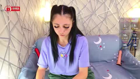 Snapshot of charming_lia chatting on October 2025 02:04:02 AM CharmingLIA online show from October 2025 02:04:02 AM