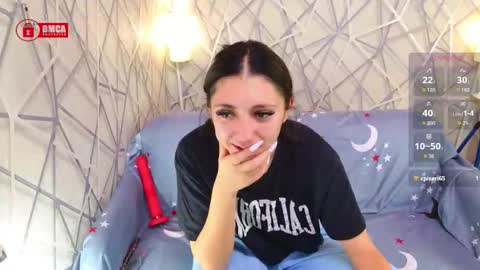 Snapshot of charming_lia chatting on November 2025 05:15:01 PM CharmingLIA online show from November 2025 05:15:01 PM